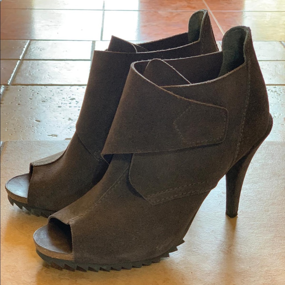 Pedro Garcia Heels